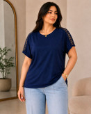 بلوز زنانه قواره دار سرشانه گیپوری